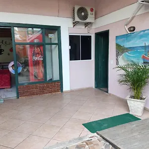  Casa de hóspedes Suites Malibu Brasil